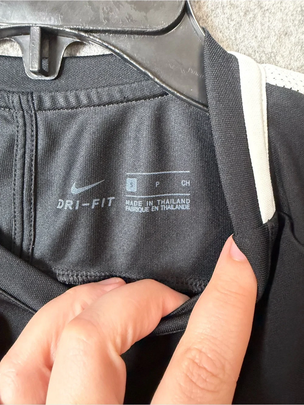 Nike Dri-Fit Men Small Black Athletic Tee with White Swoosh